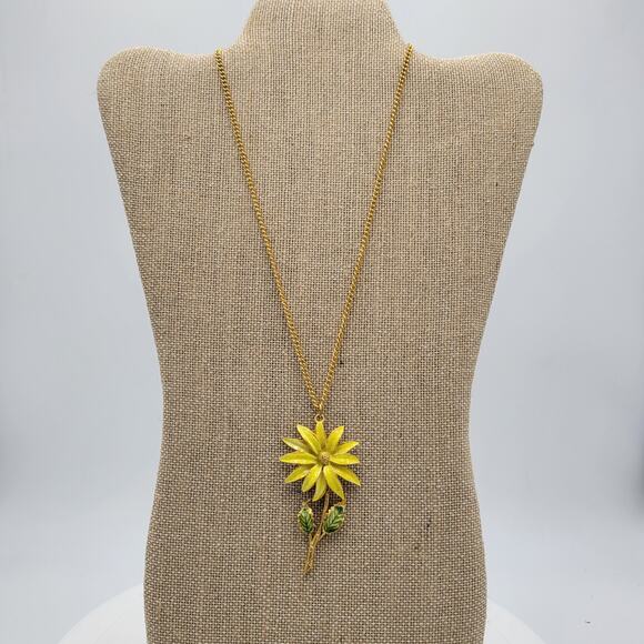 Yellow Daisy Flower Pendant Necklace Gold Tone Chain Enamel Fashion Accessories - Picture 1 of 12